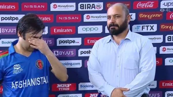  உடைந்து அழுதார்