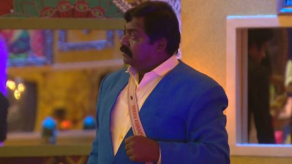 நெட்டிசன்களின் கலாய்ப்பு 