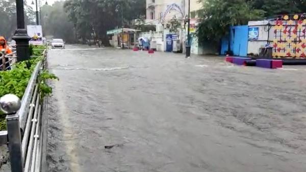 மீட்புப் பணிகள் மீட்புப் பணிகள்