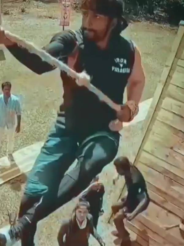 ரியாலிட்டி ஷோவில் அறிமுகம்