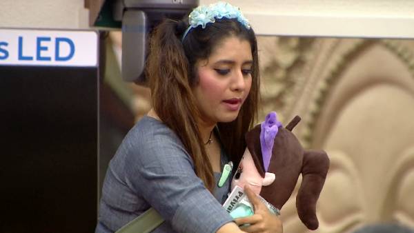 பிரியங்காவின் செயல் 