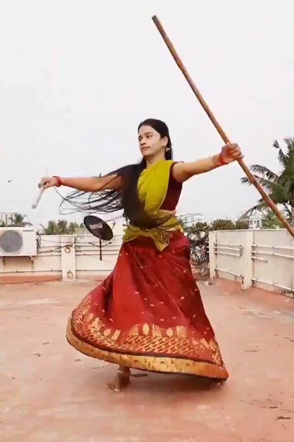 பல திறமை கைவசம் இருக்கு