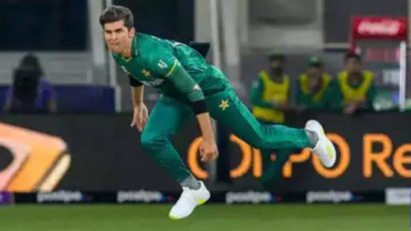 கேட்சை விட்டால் சிக்ஸ் கொடுப்பீங்களா கேட்சை விட்டால் சிக்ஸ் கொடுப்பீங்களா