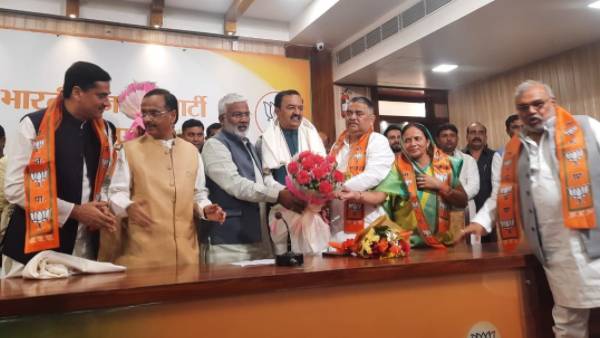 பெரும்பாலானோர் தாக்கூர் சமூகம் பெரும்பாலானோர் தாக்கூர் சமூகம்