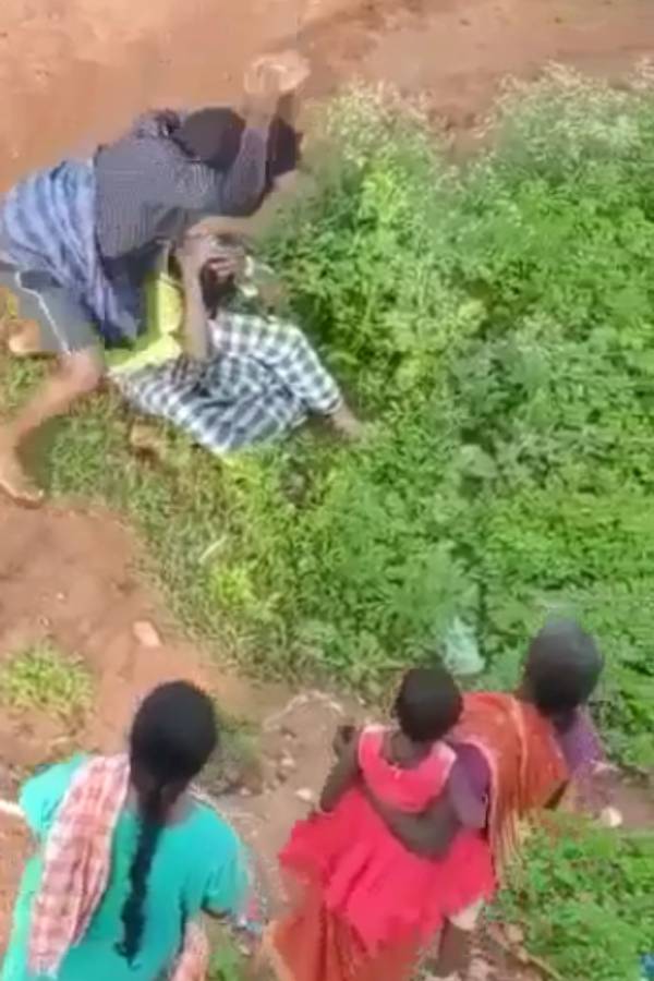 கல்லைப் போட்டு கொலை