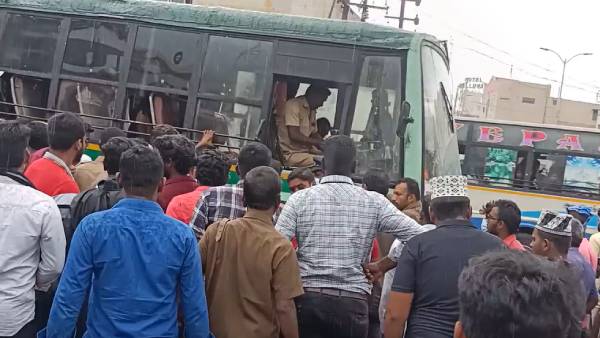 நீதி கேட்டு போராட்டம் நீதி கேட்டு போராட்டம்