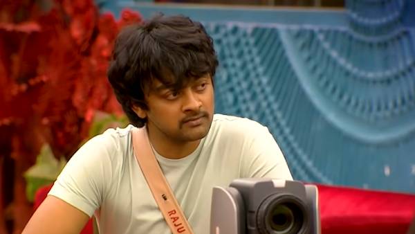 பாட்டிலோடு விளையாட்டு