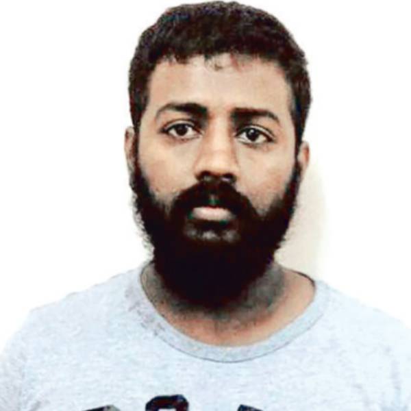 சிறையிலும் ஐபோன் 