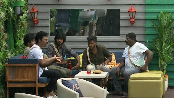 எந்த பக்கம் கவனிக்க என்று தெரியவில்லை 