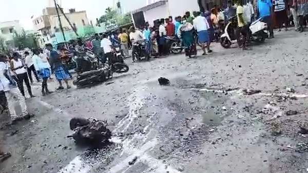bike explose in Villupuram ... Father and son who went on a bike were killed when the country bomb exploded 
