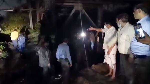உடனுக்குடன் மின் விநியோகம் உடனுக்குடன் மின் விநியோகம்