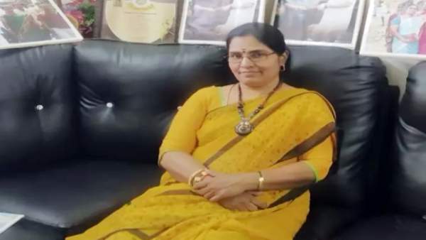  பள்ளி ஆசிரியை