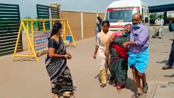 மன்னிப்பு கேட்ட மாணவி மன்னிப்பு கேட்ட மாணவி