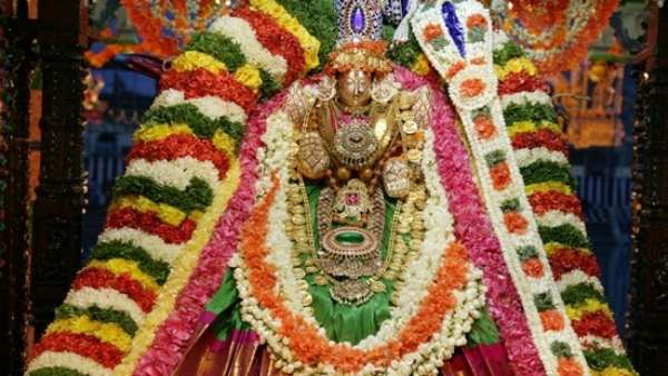 அலங்காரமாக அம்மன் 