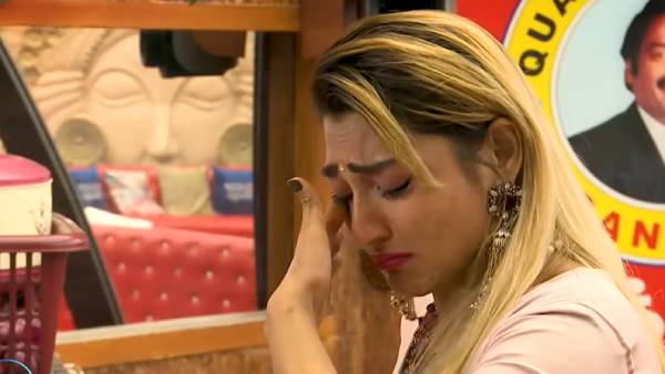 சல்லி சல்லியா உடைஞ்சு போச்சு