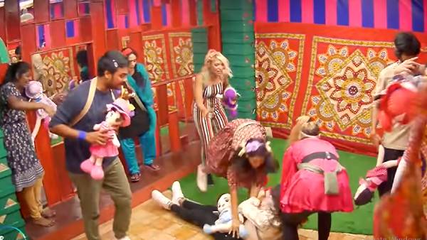 புதுவிதமான டாஸ்க் புதுவிதமான டாஸ்க்