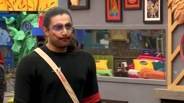 நிரூப் மீது கோபம்