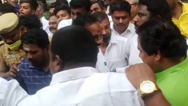 எடப்பாடியை நீக்க கோரிக்கை 