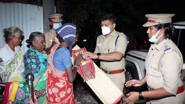 மக்கள் பாராட்டு 