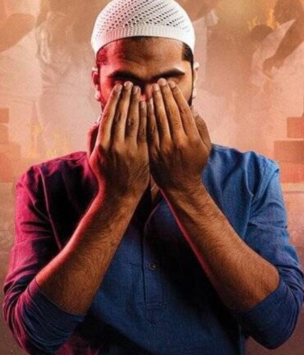 வீடுகளுக்கு முன்பு 