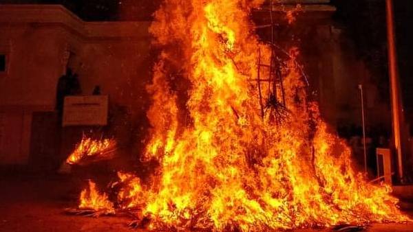 அடிமுடி தெரியாத சிவன் 