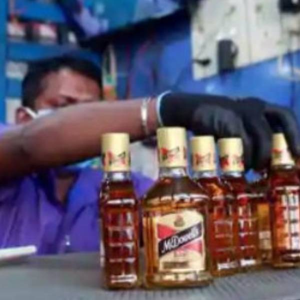 மது மூலம் வருவாய் 