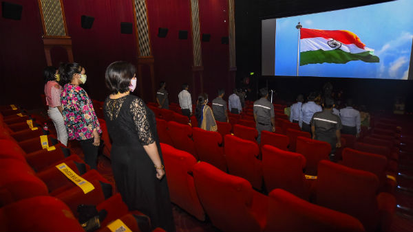 தியேட்டர்களில் படம் காட்டுகிறோம்