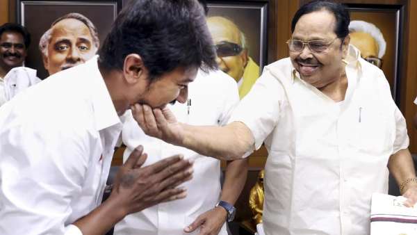 காத்திருந்த அமைச்சர்கள் காத்திருந்த அமைச்சர்கள்