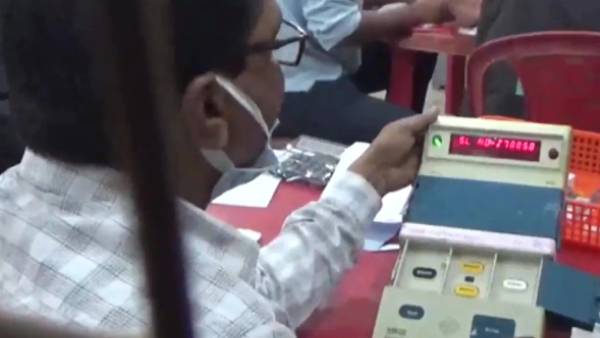 திரிபுராவில் மும்முனைப் போட்டி திரிபுராவில் மும்முனைப் போட்டி