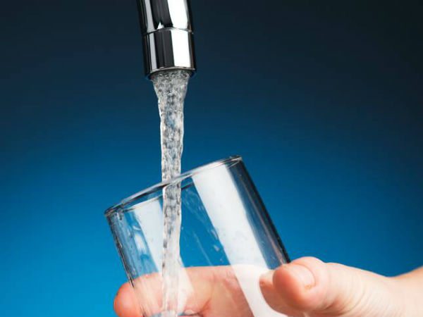 காய்ச்சி ஆற வைத்த தண்ணீர் 