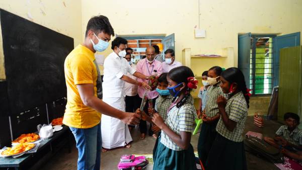 அன்பில் மகேஷ் 