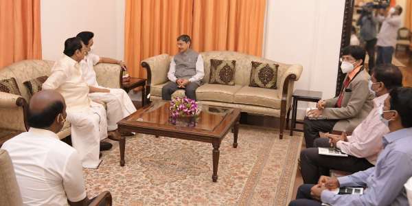  உடனடியாக குடியரசுத்தலைவருக்கு அனுப்ப நேரில் வலியுறுத்தல்