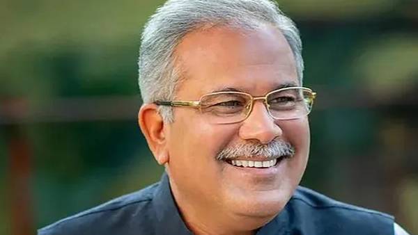 களத்தில் பூபேஷ் பாகல் 