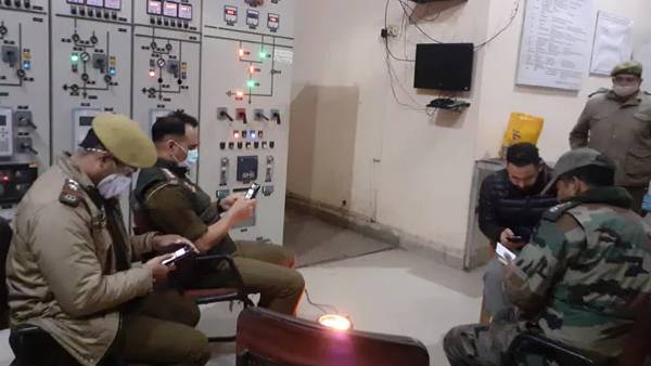  மெல்ல இயல்பு நிலை