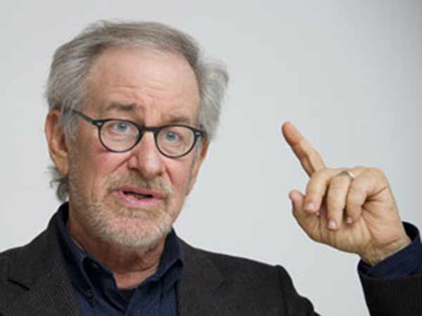 ஹாலிவுட் இயக்குனர் ஹாலிவுட் இயக்குனர்