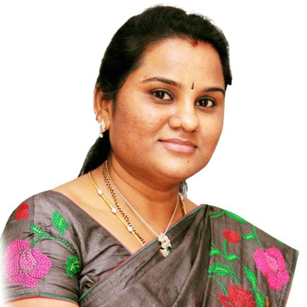 அதிமுகவில் யார்? 