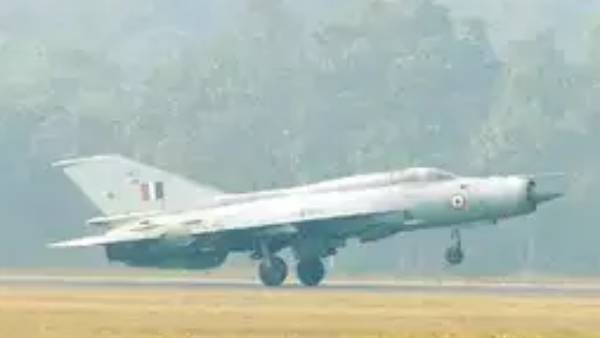 Indian Air Force MiG 21 fighter jet crashes in Rajasthan Indian Air Force MiG 21 fighter jet crashes in Rajasthan