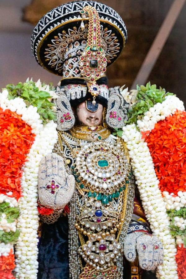 மோகினி அலங்காரம் மோகினி அலங்காரம்