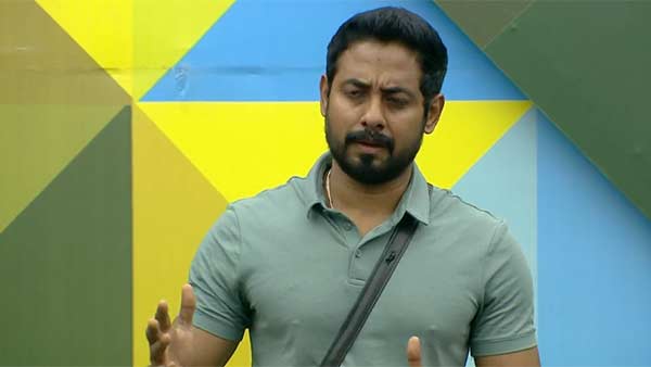 ரியாலிட்டி ஷோவில் அறிமுகம்