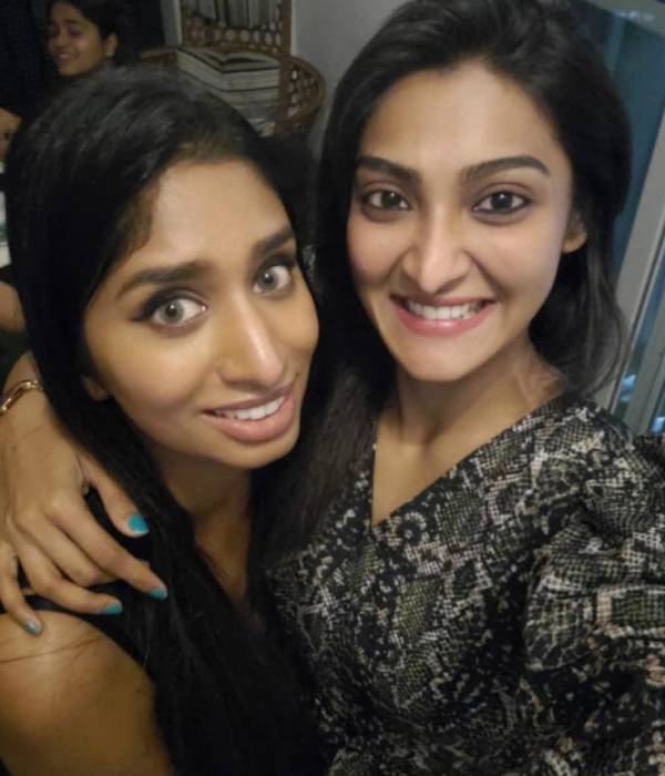 சந்தேகங்களைக் கிளப்பும் ரசிகர்கள்