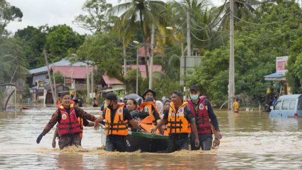 எங்கு பார்த்தாலும் வெள்ளக்காடு 