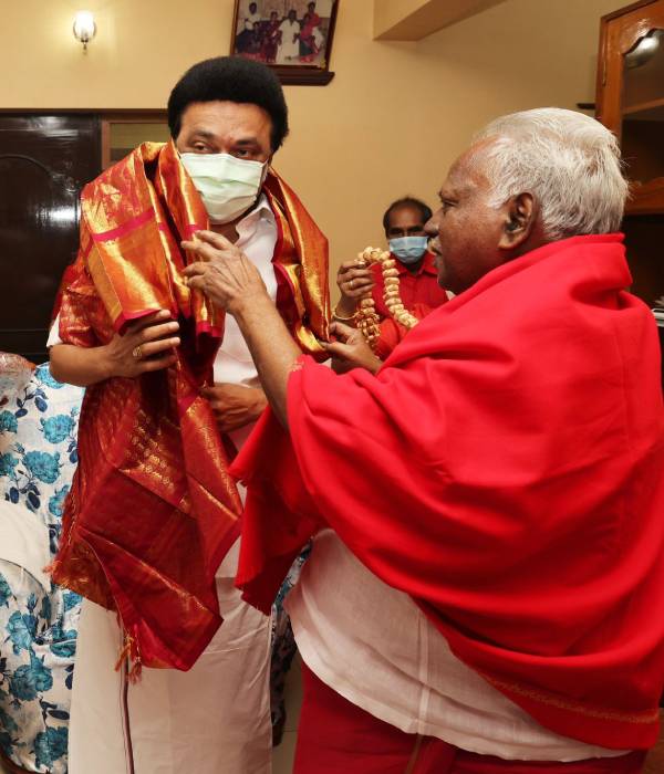  உடல் நலம் குறித்து நலம் விசாரிப்பு 