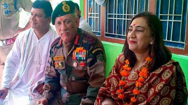 பிபின் ராவத் மனைவி