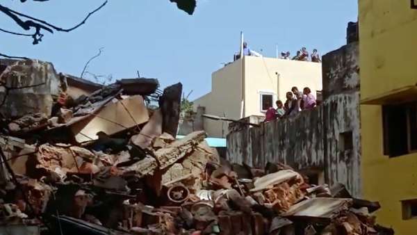 Tamil Nadu Kudisai matru variya Building collapses in Tiruvottiyur 