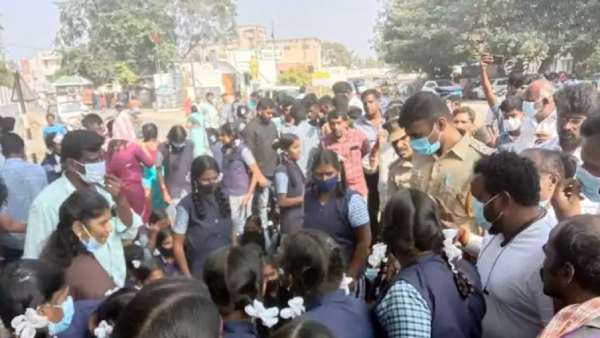 ஆசிரியர் இடைநீக்கம் 