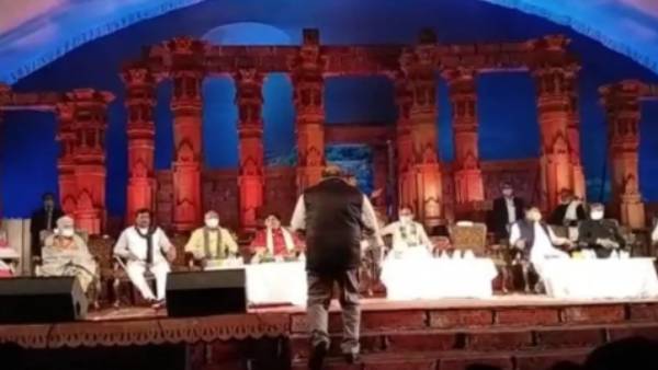 இரண்டாவது வரிசையில் இடம் இரண்டாவது வரிசையில் இடம்