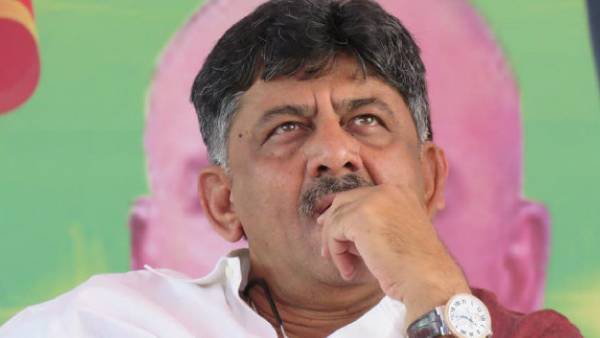  கிழித்து எறிந்தார்