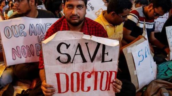 மருத்துவர்கள் கைது 