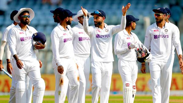 அதிர்ச்சி கொடுத்த சிராஜ், அடக்கி வைத்த அஷ்வின் சுருண்ட நியூசிலாந்து அதிர்ச்சி கொடுத்த சிராஜ், அடக்கி வைத்த அஷ்வின் சுருண்ட நியூசிலாந்து