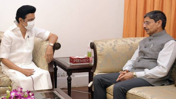 ஆளுநரிடம் முதல்வர் வலியுறுத்தல் 